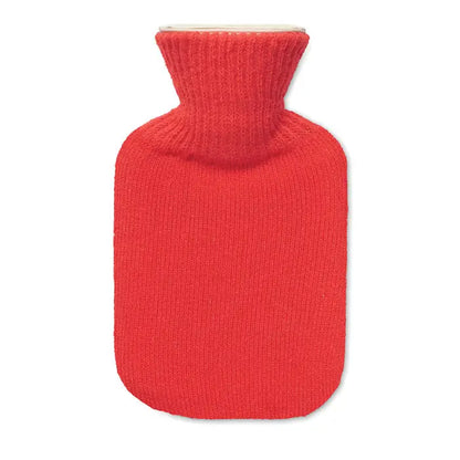 Sticla cu apa calda 250ml cu husa rosie tricotata, textura tip nervuri si guler inalt si strans