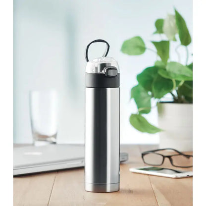Sticlă cu perete dublu de 400 ml din oțel inoxidabil argintiu cu capac negru și mâner ergonomic