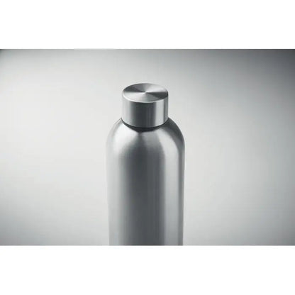 Sticla cu un singur perete 750 ml este o sticla cilindrica din otel inoxidabil cu finisaj metalic periat si capac infiletabil