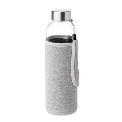 Sticla de sticla 500ml sticla transparenta cu capac metalic argintiu si maneca texturata gri cu bretea din material textil