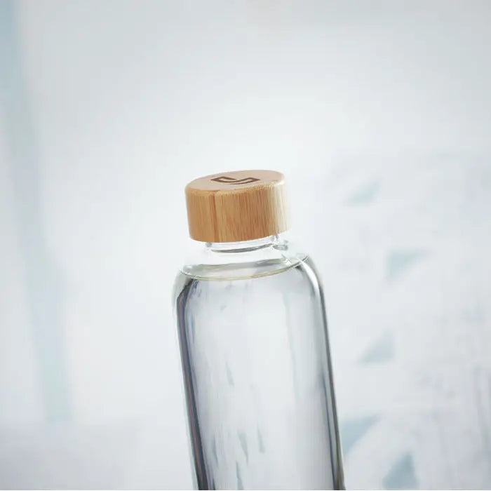 Sticlă de sticlă transparentă 650ml cu capac din bambus natural și logo gravat pentru apă sau băuturi