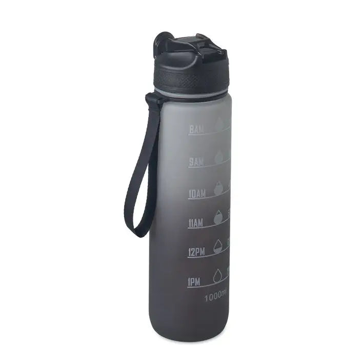 Sticla de apa sport rpet 1l translucida gri cu capac negru si marcaje pentru reamintiri de hidratare orare