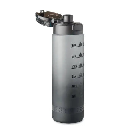 Sticla de apa sport rpet 1l gri translucid cu capac negru si indicator de hidratare orar 8-13