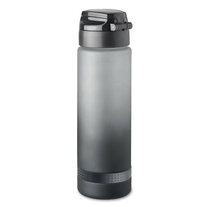 Sticla de apa sport rpet 1l cu design gri gradient izolat si capac flip-top negru cu banda texturata pentru prindere