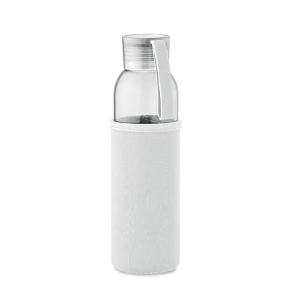Sticlă din sticlă reciclată 500 ml cu capac argintiu și husă albă texturată pentru apă