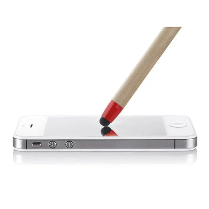 Stilou din carton reciclat cu vârf roșu așezat pe ecranul unui iphone 4 alb cu ramă argintie