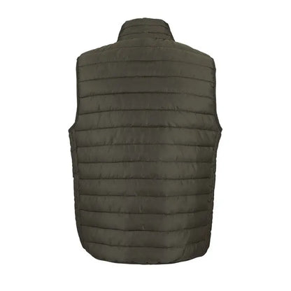 Vesta matlasată olive închis stream men cu guler înalt și cusături orizontale din material rezistent