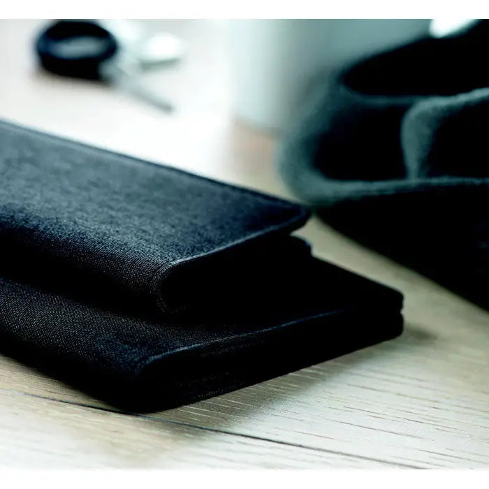 Suport pasaport 2 tonuri portofel texturat negru cu model tesut subtil si design minimalist curat