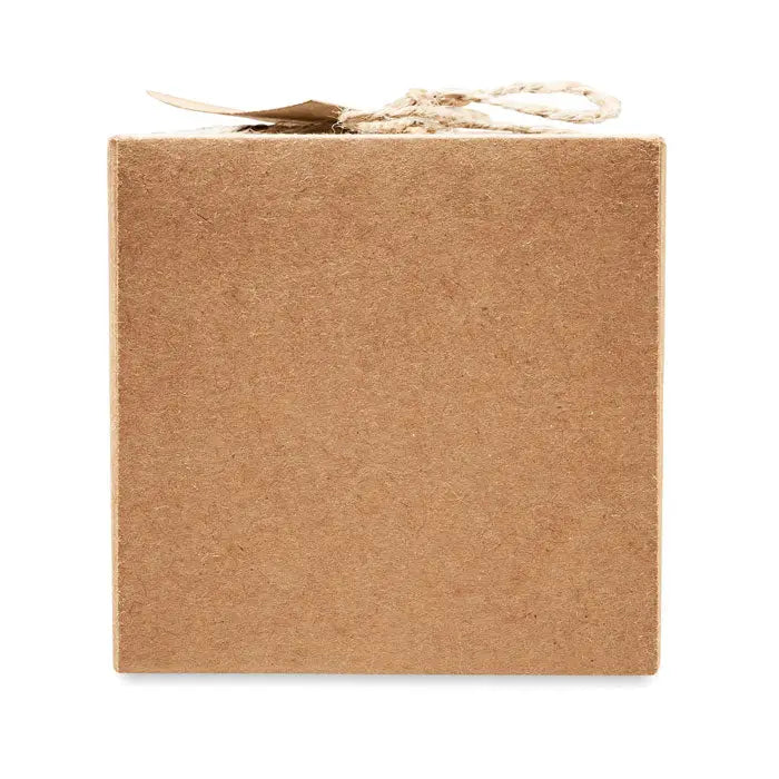 Suport pentru lumanari de Craciun din hartie kraft maro patrat legat cu snur natural simplu