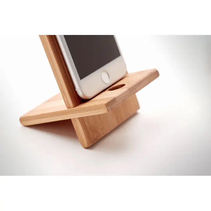 Suport pentru telefon din bambus maro deschis cu design minimalist si finisaj neted de lemn natural