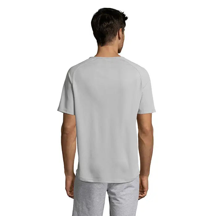 Tricou bărbați sportiv gri deschis cu mâneci scurte, gât rotund și cusături fine pentru activități sportive