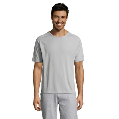 Tricou bărbați sportiv gri cu mâneci scurte, guler rotund și detalii subtile tip nervuri pe mâneci