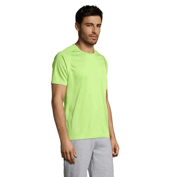 Tricou bărbați sportiv neon verde cu mâneci scurte, guler rotund și material ușor, ideal pentru atletism