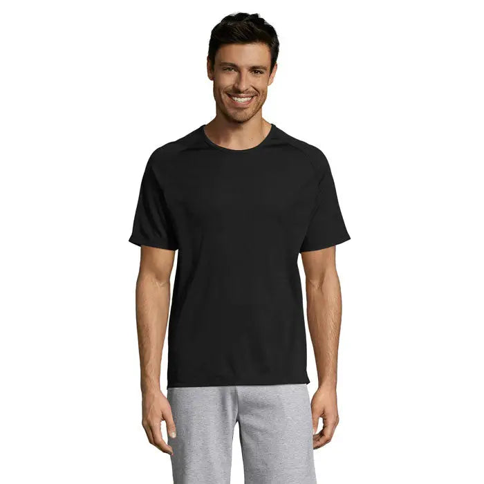 Tricou bărbați sportiv negru cu mâneci scurte, guler rotund și detalii fine pe umeri pentru antrenament