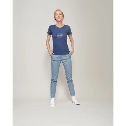 Tricou crusader femeie 150g bleumarin cu mâneci scurte și grafic zero waste coop în text verde teal și alb