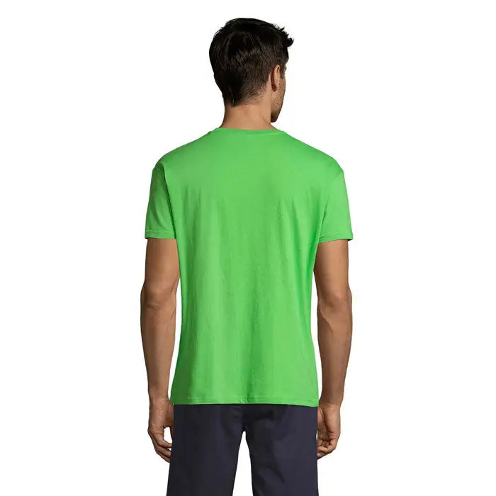 Tricou uni regent 150g din bumbac verde aprins cu mâneci scurte și guler rotund, ideal pentru uz casual
