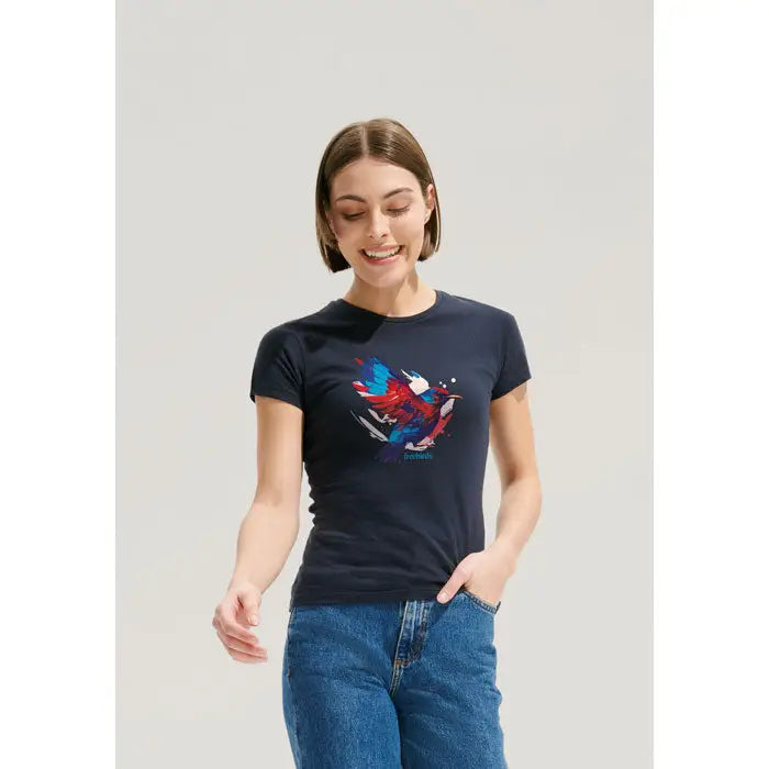 Tricou navy blue de dama trioc miss femei 150 cu maneci scurte si grafica colorata de pasare vibranta