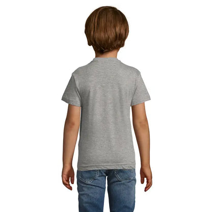 Copil purtand un tricou gri melanj cu maneci scurte trioc regent fit kids 150 pentru uz casual