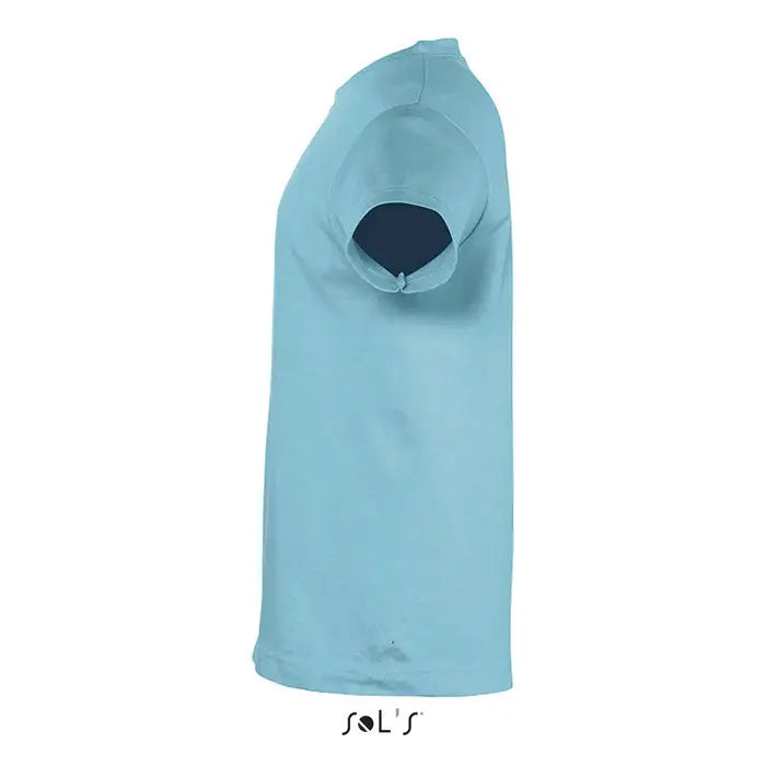Tricou albastru deschis cu mâneci scurte și guler intern bleumarin cu logo sol’s la baza modelului trioc regent kids 150g