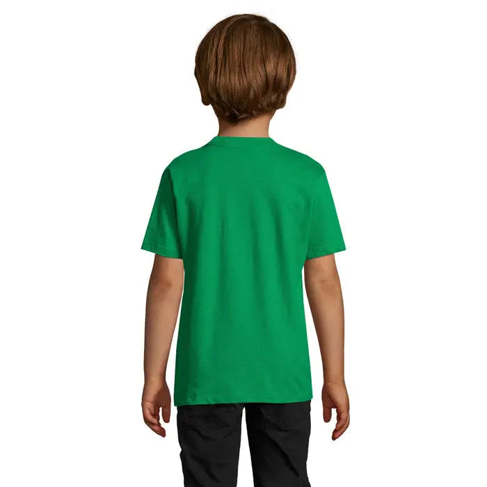 Un copil poartă un tricou verde solid cu mâneci scurte din bumbac 190g triuc imperial kids