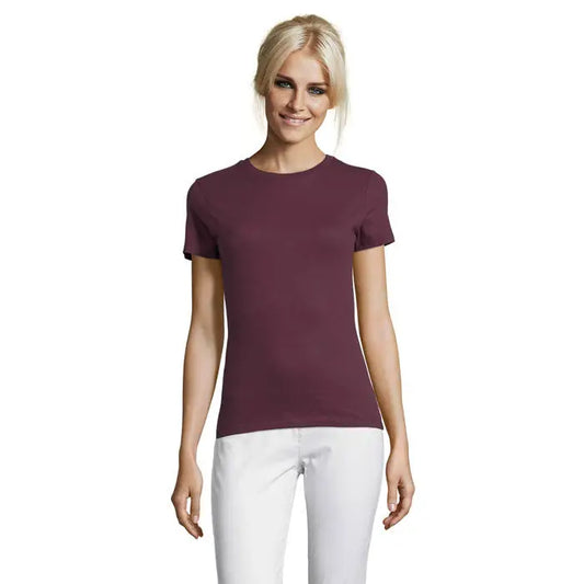 Tricou femei maroon tricuc regent scurt cu maneci si decolteu rotund din 150g material simplu