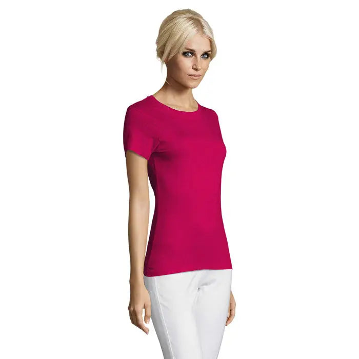 Tricou regent femei 150g fucsia vibrant cu mâneci scurte și material moale, potrivit pentru purtat zilnic