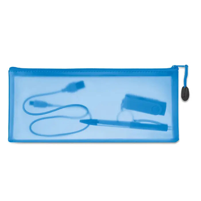 Trusa din pvc albastru transparent cu fermoar care conține cablu usb, pix și obiect dreptunghiular mic