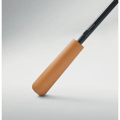 Prindere din silicon tan atasata unui maner negru pentru umbrela curcubeu de 27 inch