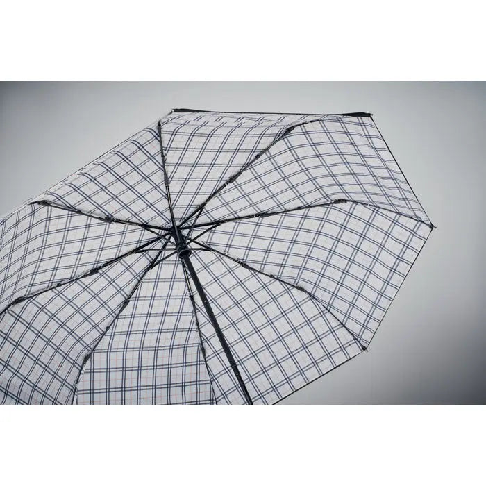 Umbrela pliabila de 23 inch cu model in carouri alb si negru si design modern si elegant