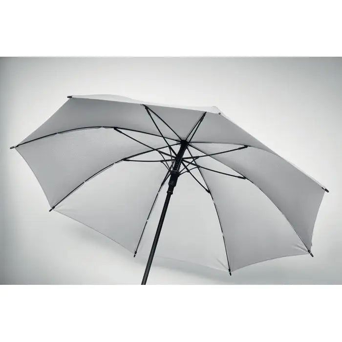 Umbrela rezistenta la vant de 23 inch alba, cu tija si spițe negre, design minimalist si elegant