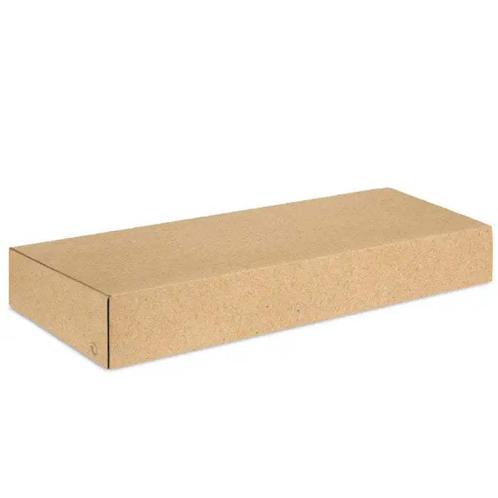 Unelte de gradina in sort cu cutie simpla dreptunghiulara din carton maro cu suprafata texturata si muchii curate