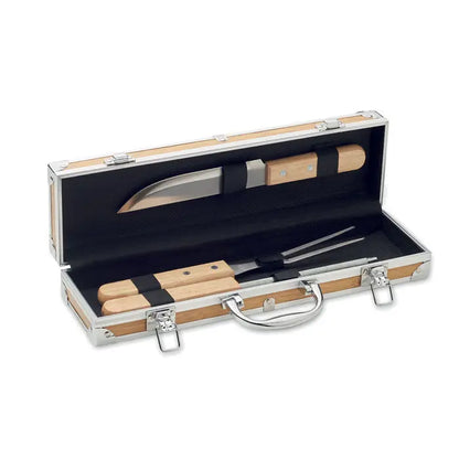 Set de unelte pentru gratar din otel inoxidabil cu manere din lemn intr-o geanta eleganta din aluminiu