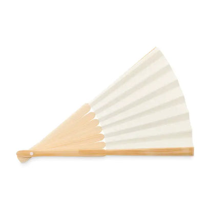 Ventilator manual cu evantai delicat crem din hartie si cadru natural din bambus