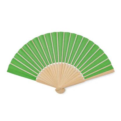 Ventilator manual manual un evantai manual verde deschis cu spițe din lemn bej și mâner asortat