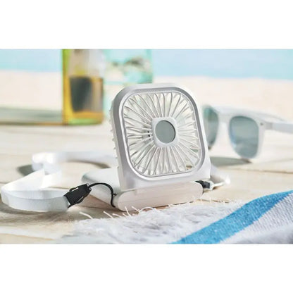 Ventilator portabil pliabil alb cu design patrat si pale interne vizibile pentru birou