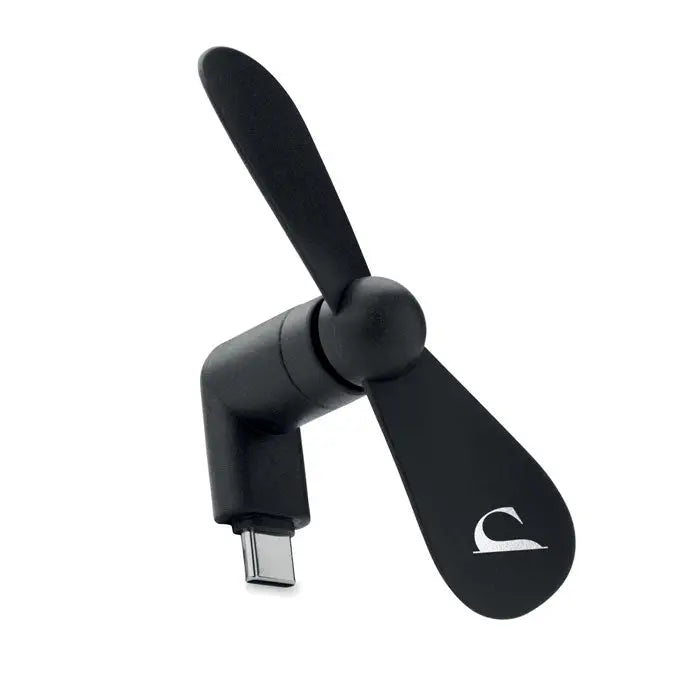 Ventilator portabil usb-c negru alimentat prin usb cu design minimalist si logo alb subtil pe una dintre pale